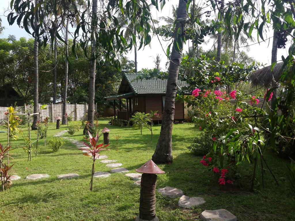 Oasi Bungalows Hotel Gili Air Exterior foto